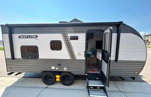 2026 Sunset Park RV Sun-Lite 21BH RV rental photo 9