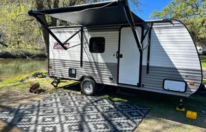 *FULLY LOADED* Adventure ready family RV, Easy Tow