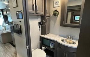 2023 Thor Luminate • Family RV + Free WiFi