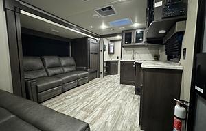 Bunkhouse - Master Suite - Delivery Available