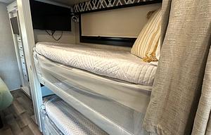 Modern Farmhouse Bunkhouse Motorhome 2022 Alante