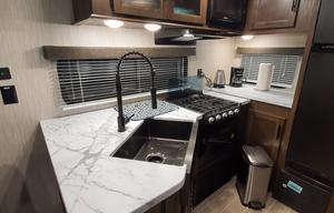 New Full 2020 Cherokee Forest River 274RK