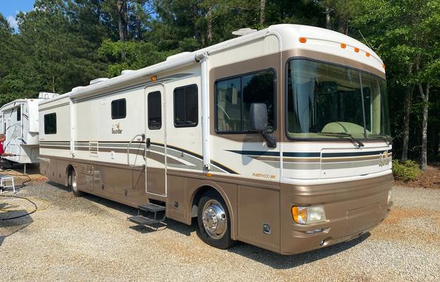 2000 Fleetwood RV Bounder Diesel 39z