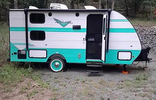 Retro Rover-friendly Small Family Camper