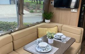 Airstream Flying Cloud 30 Bunk