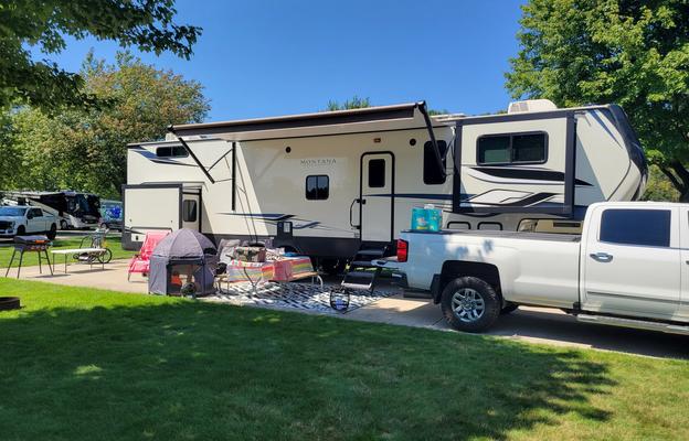 The Swans Family 5th Wheel Rental