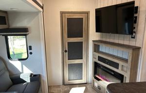 2024 Palomino Puma Unleashed 383DSS RV rental photo 6