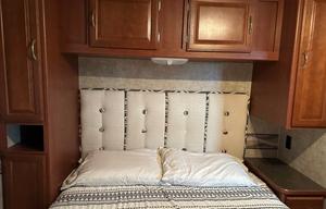 JUSTINE 2015 WINNEBAGO MINNIE WINNIE 31-H