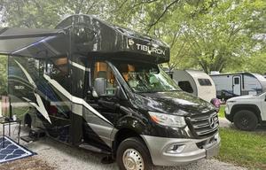 Pet Friendly, Easy to Drive. Mercedes 24 ft, Diesel