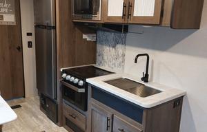 2021 Prime Time RV Avenger 26BK