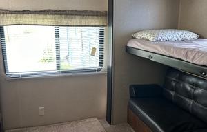 Family/Pet Friendly 2017 Forest River Salem 32BH