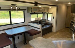 Glamping Haven: 2 Bdrms, Cozy Fire & Paws Welcome!