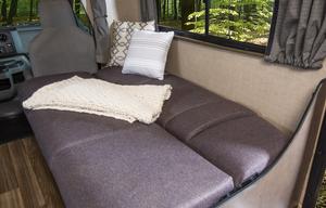 Pet Friendly 2018 Thor Motor Coach Four Winds 28A