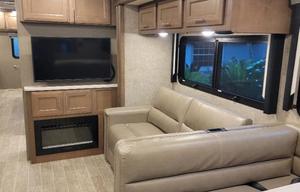 2022 Thor Motor Coach Miramar 37.1