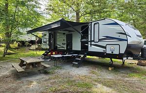 Adventurer - Spacious and Pet-Friendly Getaway