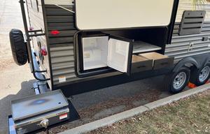 Family/Pet friendly! Sleeps 8! Generator included!
