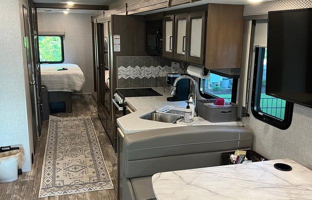 Thor Motor Coach Hurricane 34J