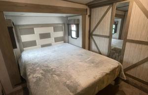 2 bedroom, 2 full baths, 43’ fifth wheel