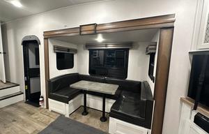 Family Friendly 5th wheel with bunkhouse!!
