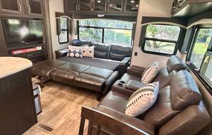 Modern 5th Wheel: Fireplace, Island & 2 Queens