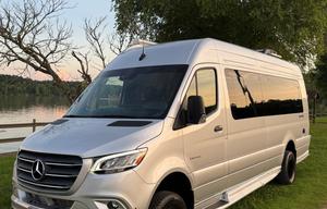 2026 Insignia 24B RV rental photo 3