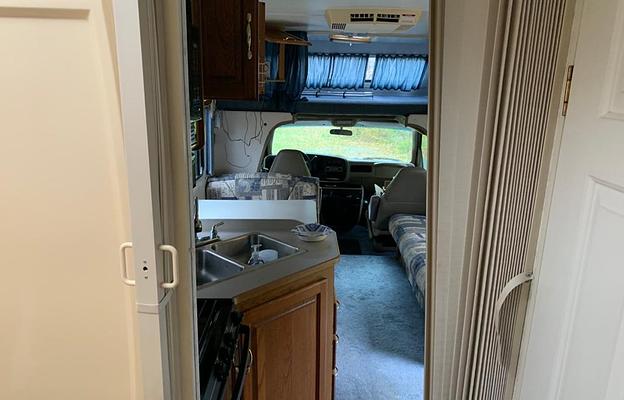 2001 Thor Motor Coach Four Winds 28A Chevy