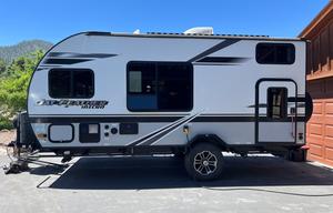 2021 Jayco Jay Feather Micro 17’