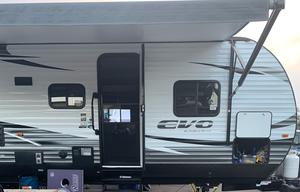 2021 Family Friendly trailer w/separate bunkhouse