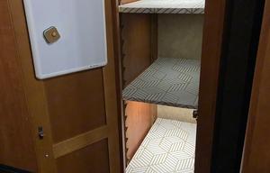 2012 KZ Sportsmen S242SBH with slide out!