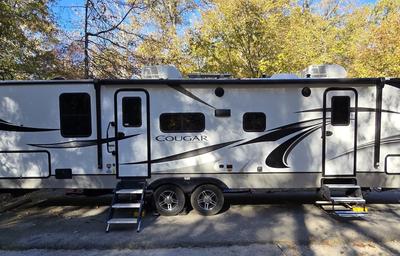 2022 Keystone RV Cougar Half-Ton 30BHS