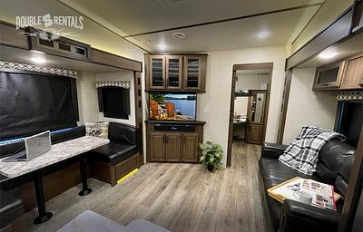 CRUSADER , Sleeps 10, Bunkroom, 2 Baths, 2 Entries