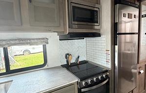 Fully equipped and super cozy camper