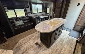 Haven on wheels! 2018 Crossroads Zinger Sleeps 10+