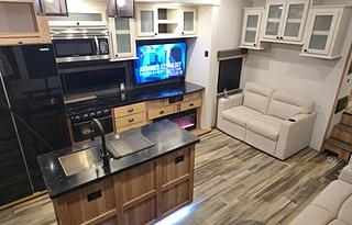 Nitro XLR Toy Hauler Sleeps 10,solar ,Rear patio