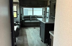 Special Labor Day Pricing!!!     5th Wheel Living