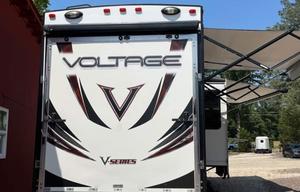 2015 Voltage V3600 RV rental photo 5