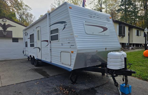 27" Bunkhouse Camper Sleeps 9