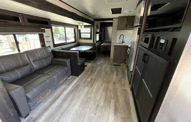 Family Friendly 2022 Jayco Jay Flight - Sleeps 10