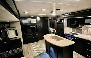 3 slides, Sleeps 10, 2 bedroom, Outdoor kitchen