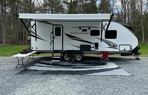 Traveler – Compact Comfort for Your Next Adventure