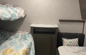 2021 Kodiak Ultra-Lite w/ separate bunk house