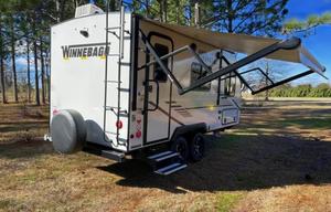 2021 20' Winnebago Minnie Winnie 1708FB