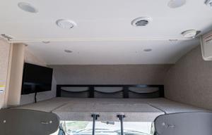 Spacious Dog Friendly and stocked for adventure!!