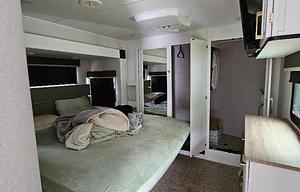 Prime Time Crusader fifth wheel 395BHL 50AMP