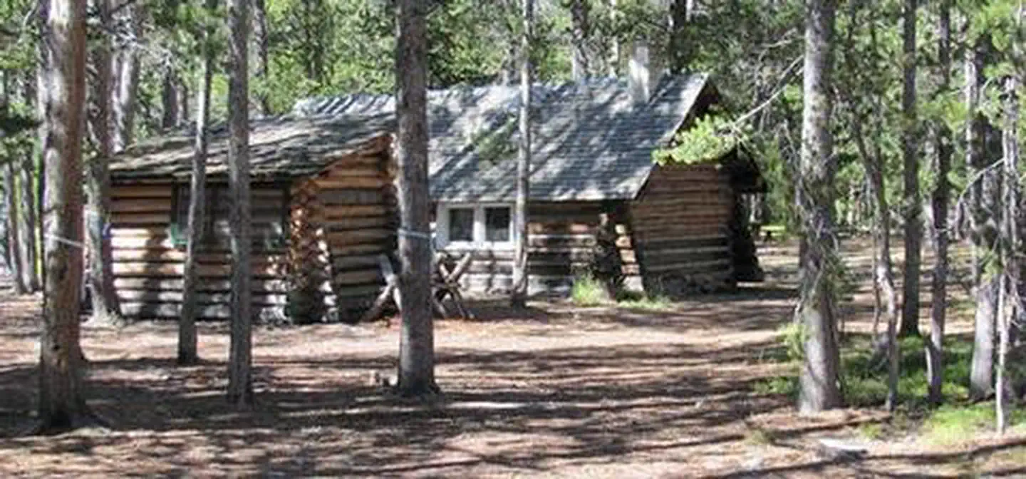 Twin Lakes Cabin (MT)