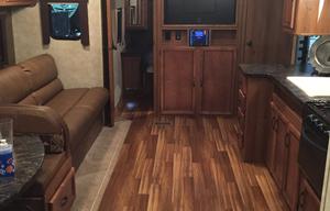 2016 Gulfstream Conquest—Fully stocked TT that sleeps 9!