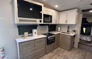 2026 Jayco Eagle SLE 28BHU RV rental photo 4