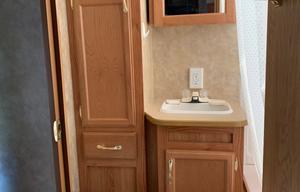 Free as a Bird Camper Sleeps 8 '06 Jayco Jayflight