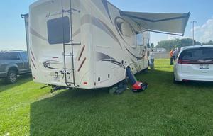 30 Ft Class A Motor Coach - Pets Allowed