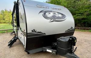 2022 GREY WOLF - PERFECT FAMILY CAMPER, SLEEPS 8